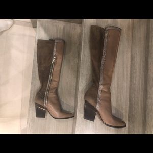 Donald Pliner sz 6 taupe leather and suede, mint